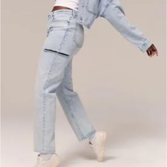 Abercrombie & Fitch Curve Love High Rise Dad Jean Destroy - Picture 2 of 9